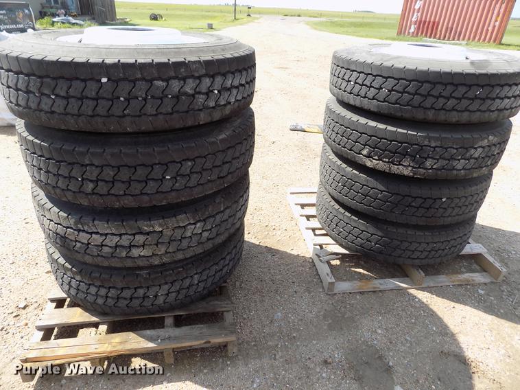 image for item ER9000 (8) Kelly Armorsteel 295/75R22.5 tires