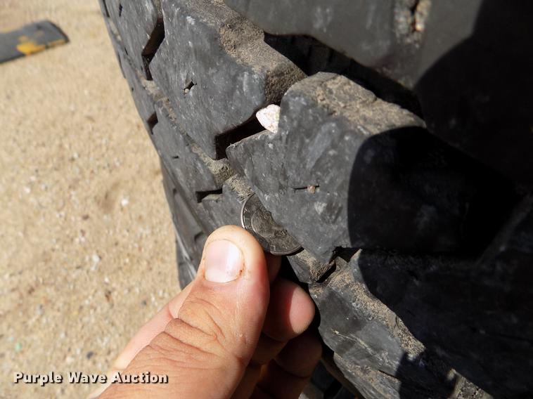 image for item ER9000 (8) Kelly Armorsteel 295/75R22.5 tires