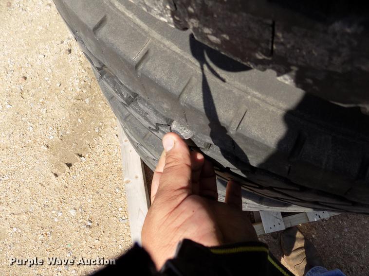 image for item ER9000 (8) Kelly Armorsteel 295/75R22.5 tires