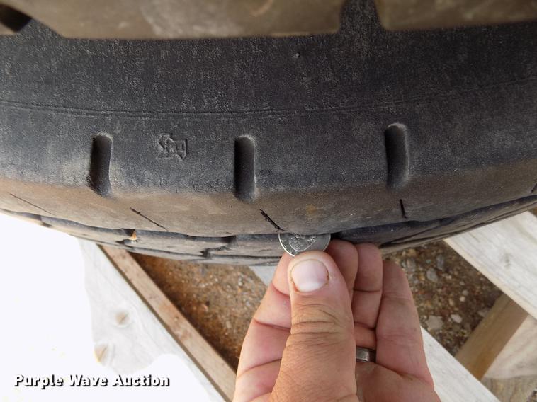 image for item ER9000 (8) Kelly Armorsteel 295/75R22.5 tires