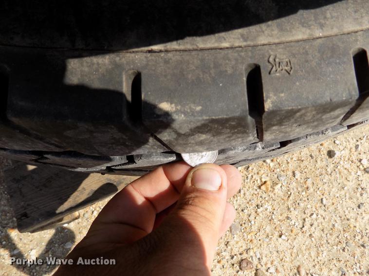 image for item ER9000 (8) Kelly Armorsteel 295/75R22.5 tires