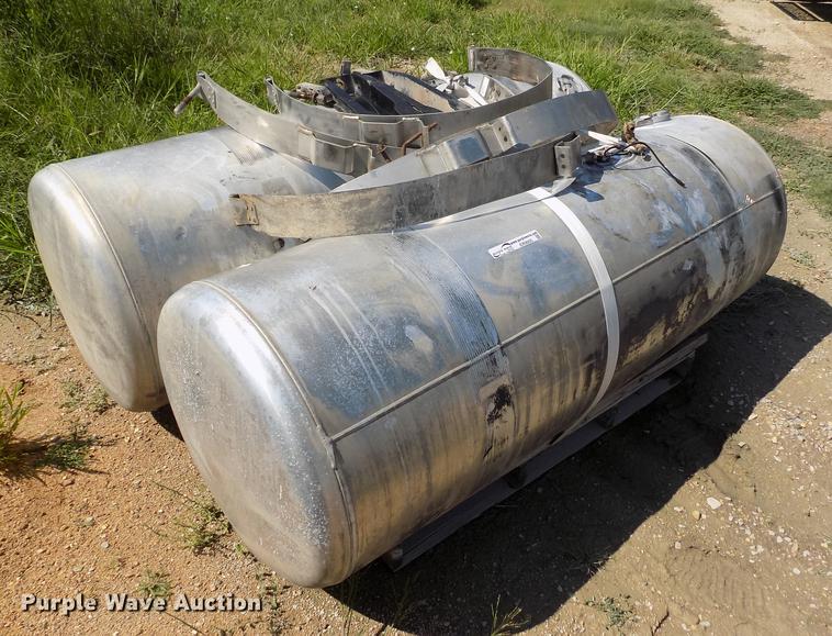 image for item ER9005 (2) aluminum fuel tanks