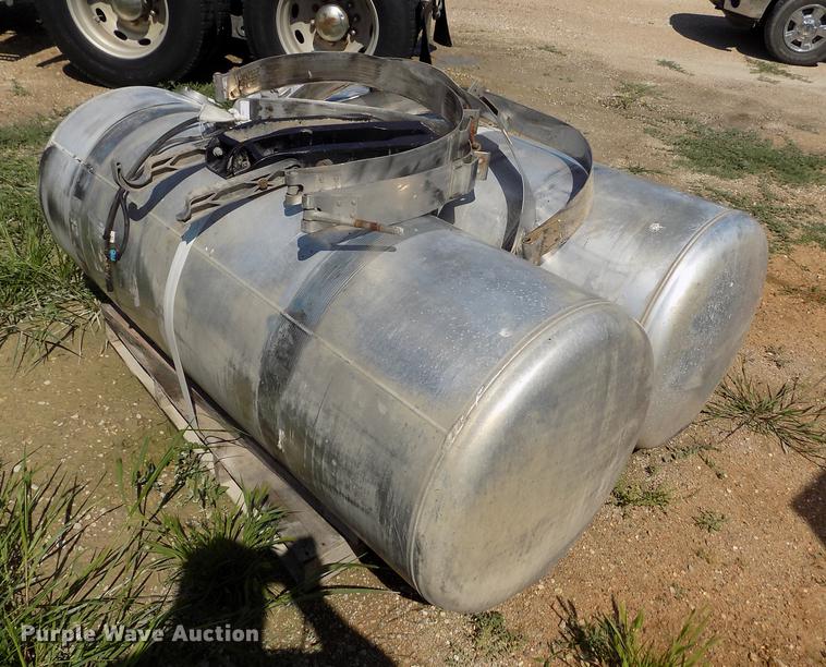 image for item ER9005 (2) aluminum fuel tanks