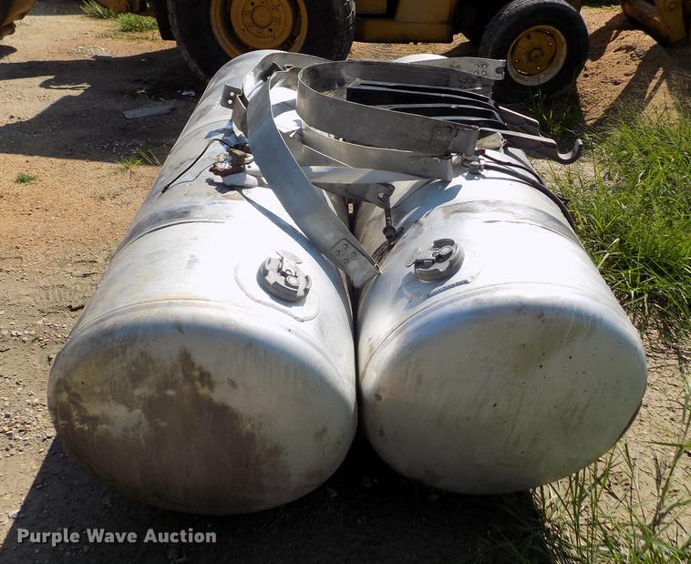 image for item ER9005 (2) aluminum fuel tanks