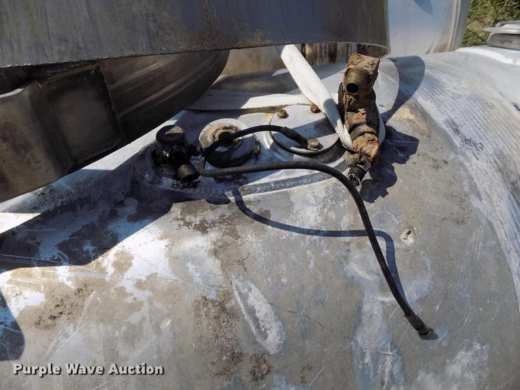 image for item ER9005 (2) aluminum fuel tanks