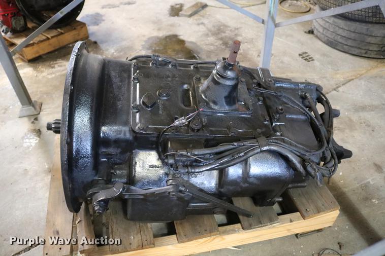 image for item EX9756 Eaton Fuller eight speed manual transmission