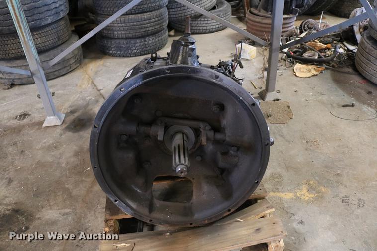 image for item EX9756 Eaton Fuller eight speed manual transmission