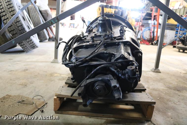 image for item EX9756 Eaton Fuller eight speed manual transmission