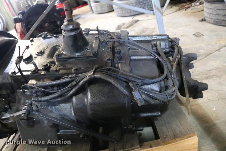 image for item EX9756 Eaton Fuller eight speed manual transmission