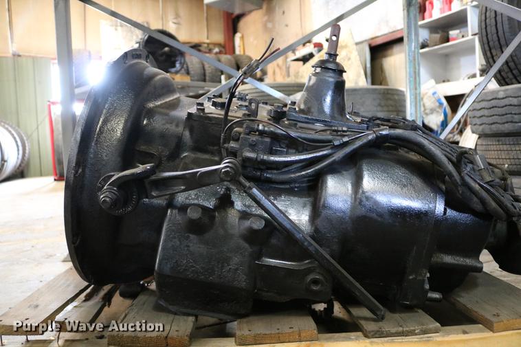 image for item EX9756 Eaton Fuller eight speed manual transmission