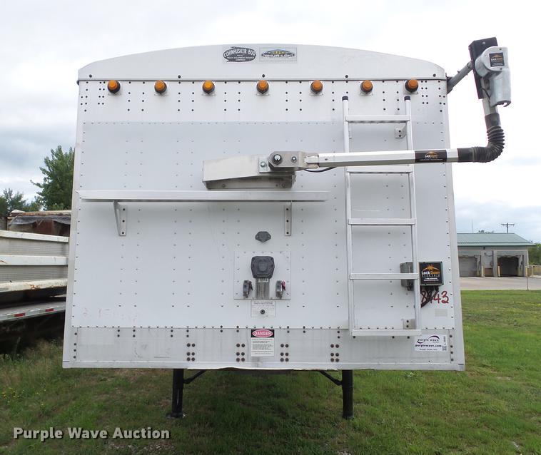 image for item L5699 2008 Cornhusker 800 double hopper bottom grain trailer