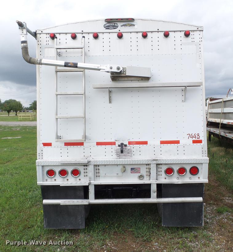 image for item L5699 2008 Cornhusker 800 double hopper bottom grain trailer