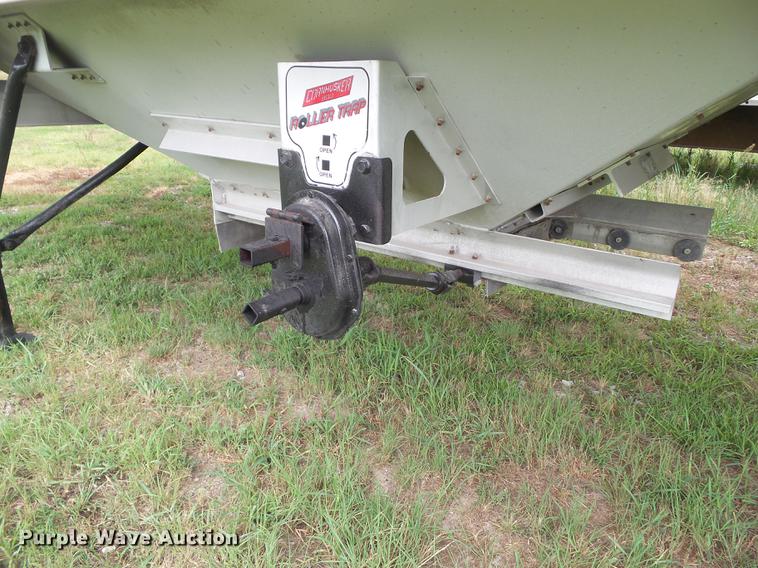 image for item L5699 2008 Cornhusker 800 double hopper bottom grain trailer