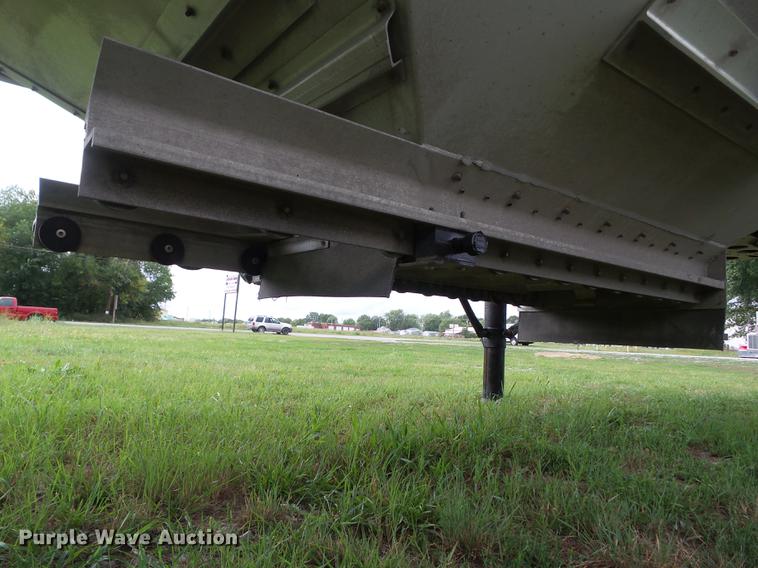 image for item L5699 2008 Cornhusker 800 double hopper bottom grain trailer