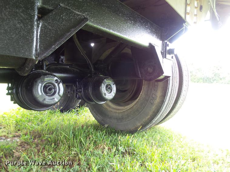 image for item L5699 2008 Cornhusker 800 double hopper bottom grain trailer