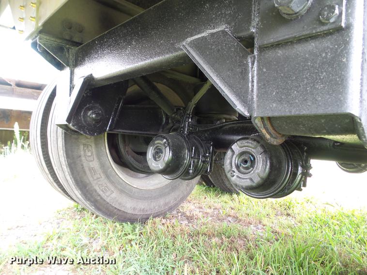 image for item L5699 2008 Cornhusker 800 double hopper bottom grain trailer