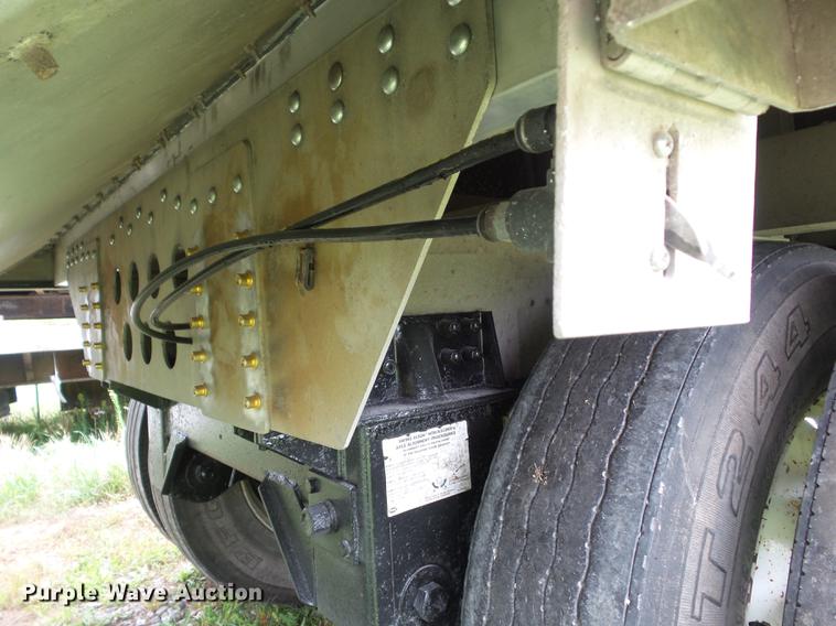 image for item L5699 2008 Cornhusker 800 double hopper bottom grain trailer