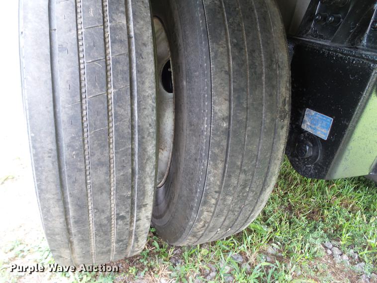 image for item L5699 2008 Cornhusker 800 double hopper bottom grain trailer