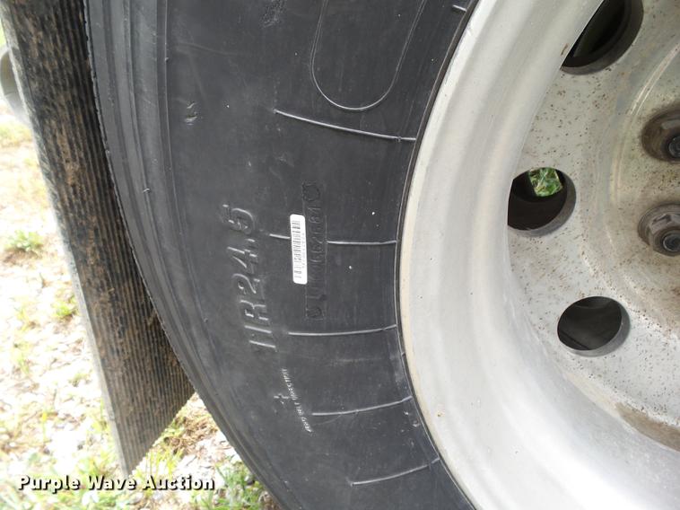 image for item L5699 2008 Cornhusker 800 double hopper bottom grain trailer