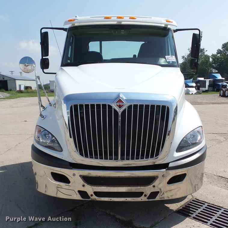 image for item L5700 2012 International ProStar semi truck