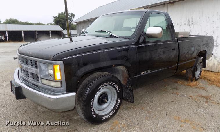 image for item DB8658 1995 Chevrolet C1500 pickup truck