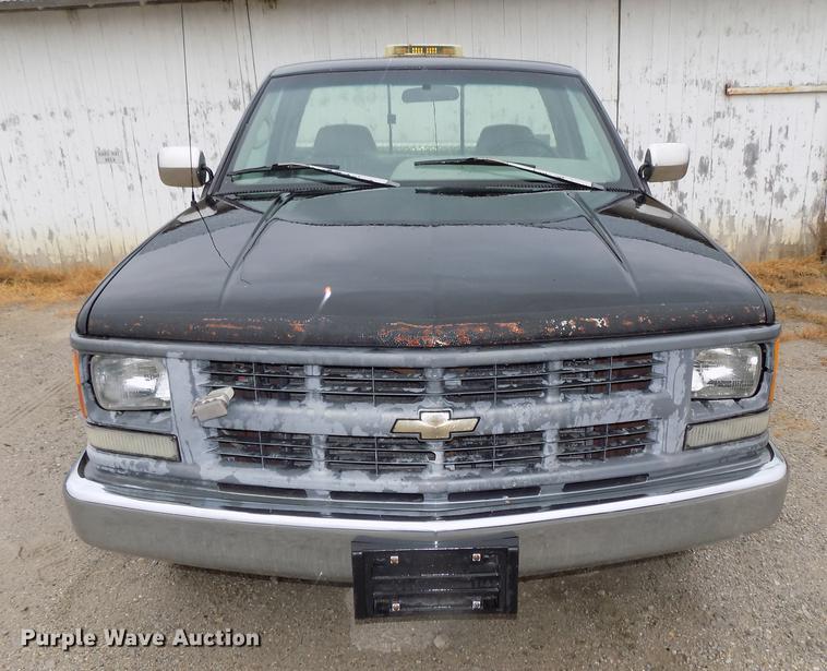 image for item DB8658 1995 Chevrolet C1500 pickup truck