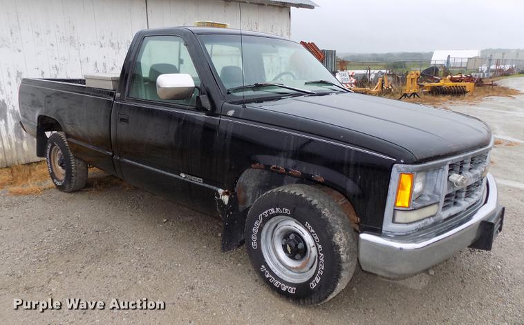 image for item DB8658 1995 Chevrolet C1500 pickup truck