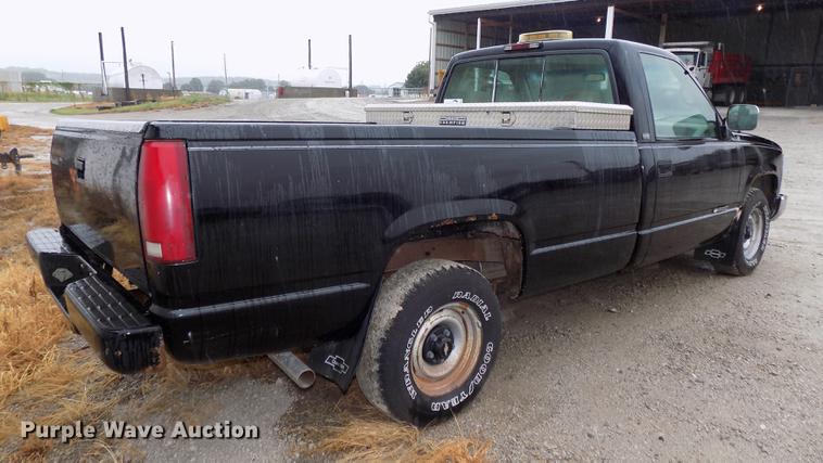 image for item DB8658 1995 Chevrolet C1500 pickup truck
