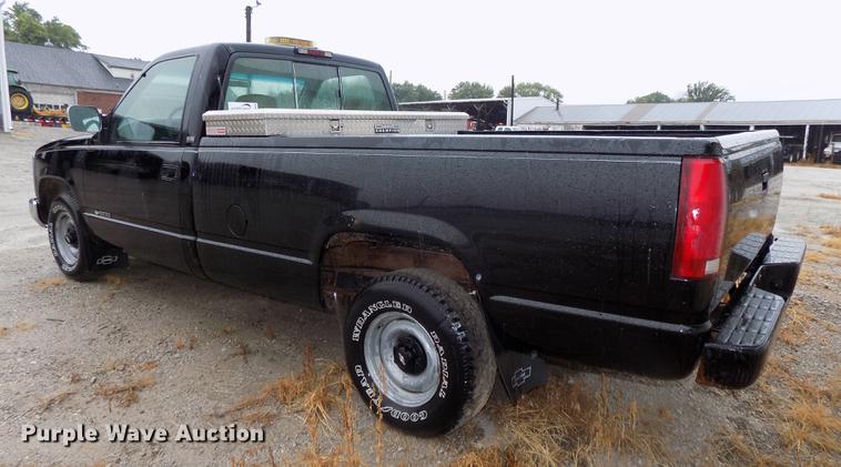 image for item DB8658 1995 Chevrolet C1500 pickup truck
