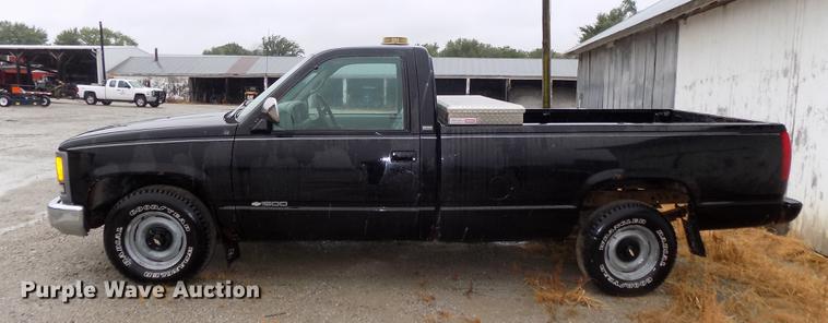 image for item DB8658 1995 Chevrolet C1500 pickup truck