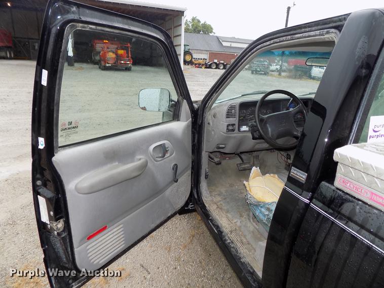 image for item DB8658 1995 Chevrolet C1500 pickup truck