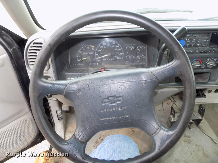 image for item DB8658 1995 Chevrolet C1500 pickup truck