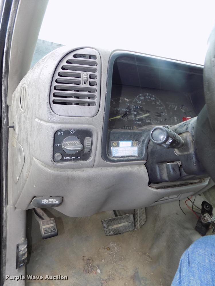 image for item DB8658 1995 Chevrolet C1500 pickup truck