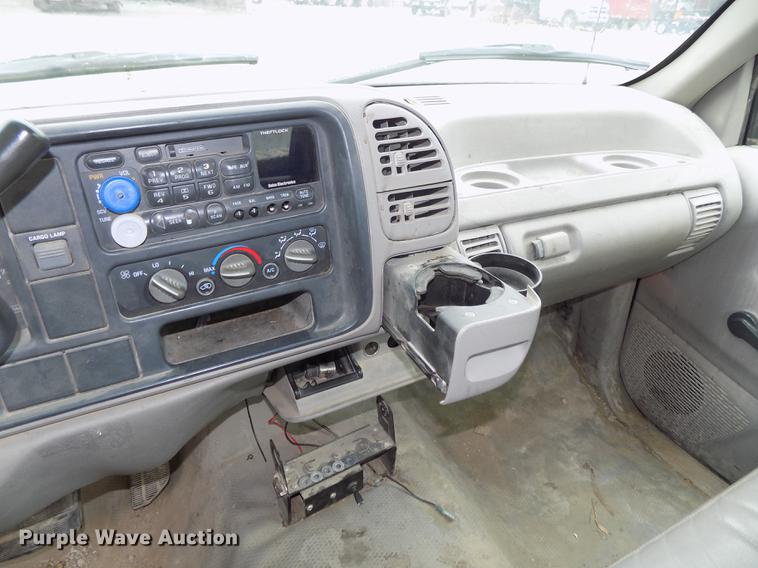 image for item DB8658 1995 Chevrolet C1500 pickup truck