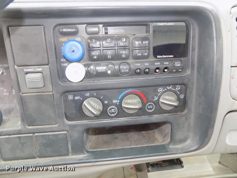 image for item DB8658 1995 Chevrolet C1500 pickup truck