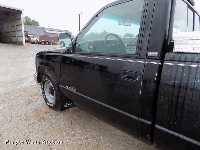 image for item DB8658 1995 Chevrolet C1500 pickup truck