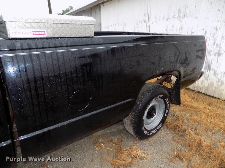 image for item DB8658 1995 Chevrolet C1500 pickup truck