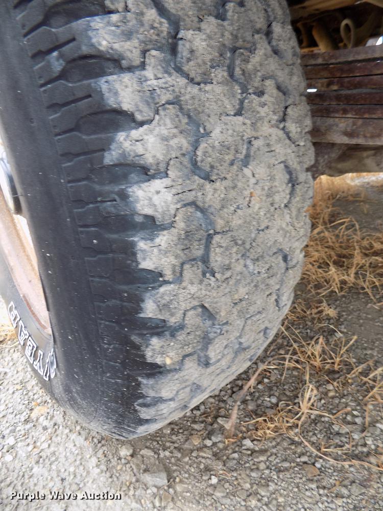 image for item DB8658 1995 Chevrolet C1500 pickup truck