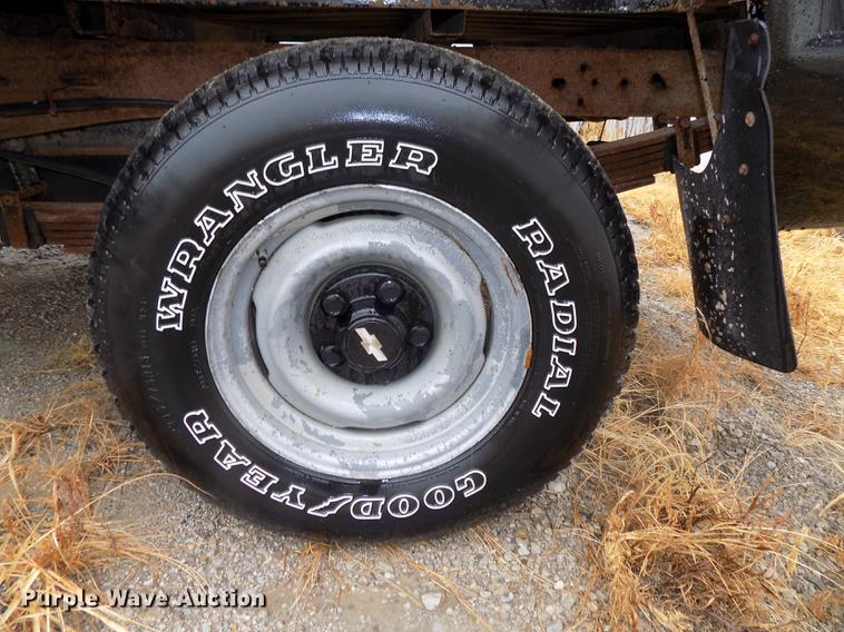 image for item DB8658 1995 Chevrolet C1500 pickup truck