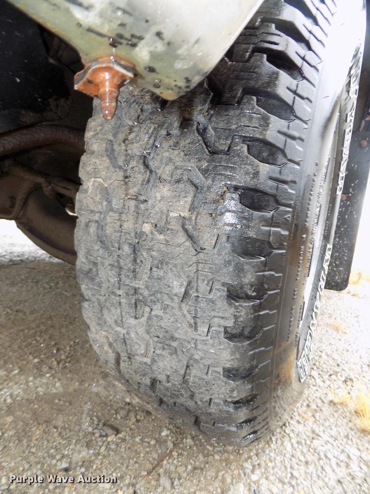 image for item DB8658 1995 Chevrolet C1500 pickup truck