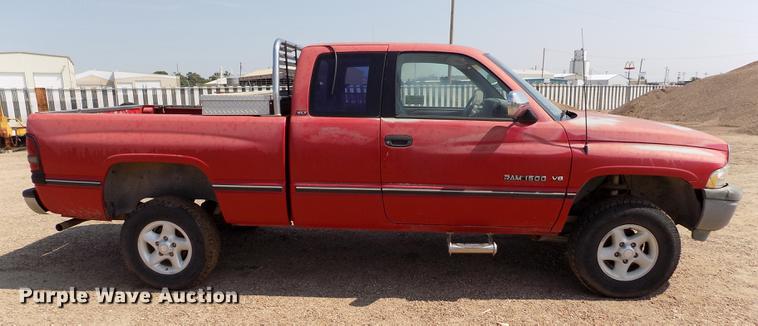 image for item DB9157 1996 Dodge Ram 1500 Club Cab pickup truck