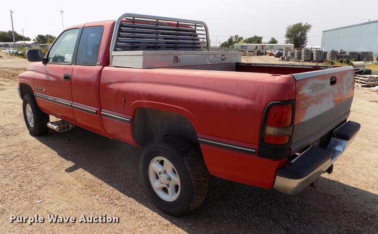 image for item DB9157 1996 Dodge Ram 1500 Club Cab pickup truck