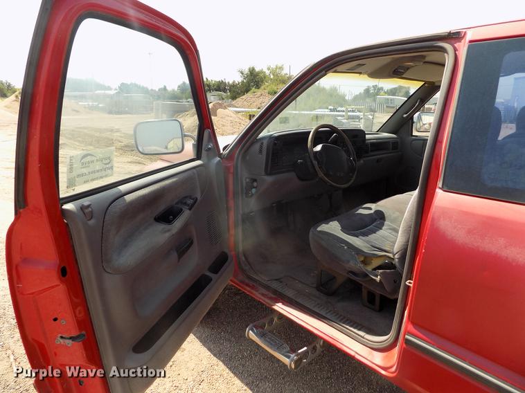 image for item DB9157 1996 Dodge Ram 1500 Club Cab pickup truck