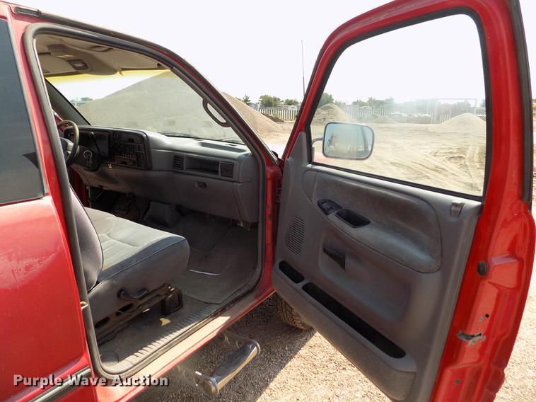 image for item DB9157 1996 Dodge Ram 1500 Club Cab pickup truck