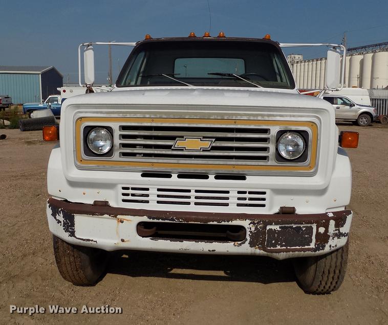 image for item DB9158 1988 Chevrolet C60 truck cab and chassis