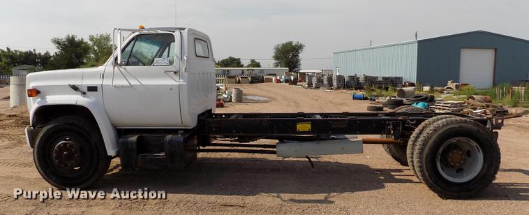 image for item DB9158 1988 Chevrolet C60 truck cab and chassis