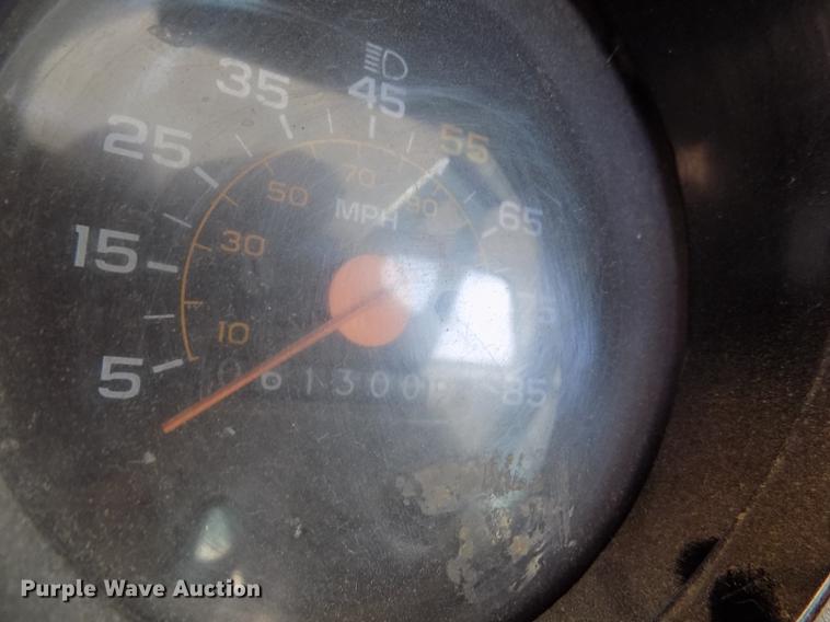 image for item DB9158 1988 Chevrolet C60 truck cab and chassis