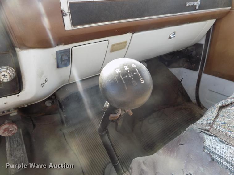 image for item DB9158 1988 Chevrolet C60 truck cab and chassis