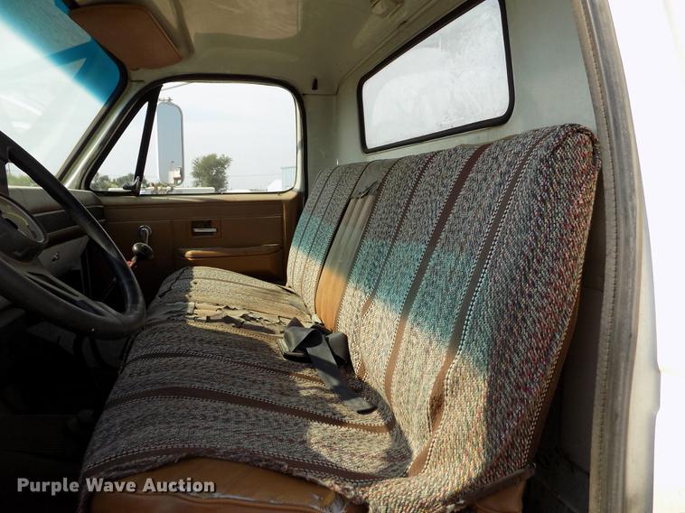 image for item DB9158 1988 Chevrolet C60 truck cab and chassis