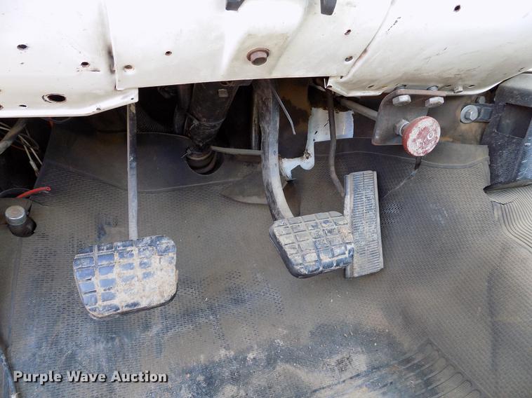 image for item DB9158 1988 Chevrolet C60 truck cab and chassis